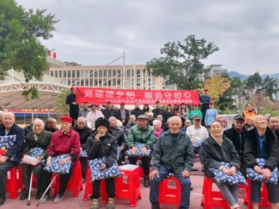 党建暖夕阳，服务守初心——古蔺职高现代服务部党支部开展主题党日活动